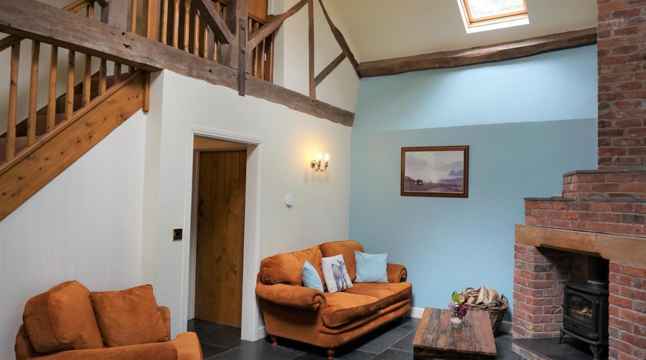 Sheep Dip Cottage - 5* Cyfie Farm, With Log Burner And Private Hot Tub Llanfyllin Buitenkant foto