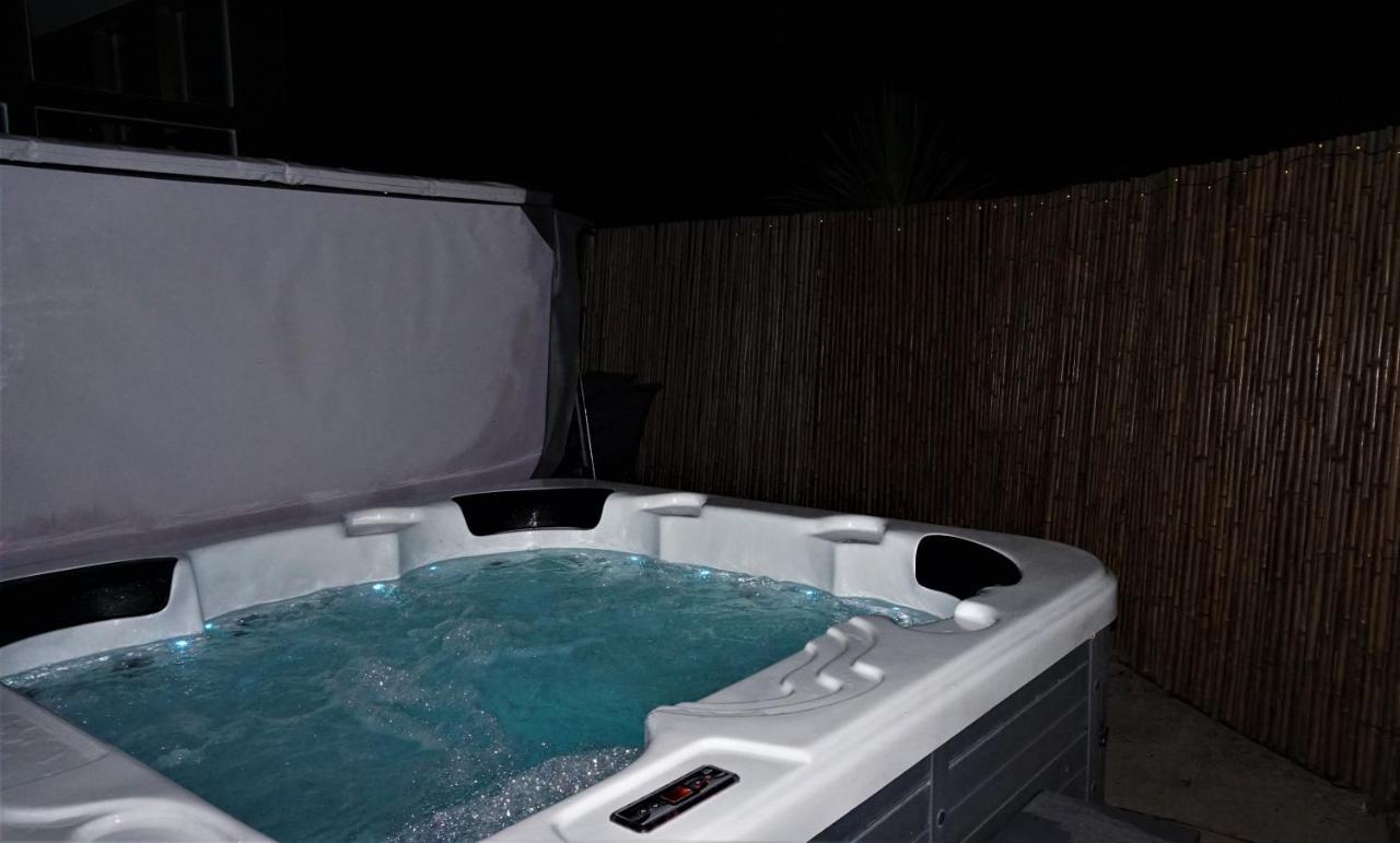 Sheep Dip Cottage - 5* Cyfie Farm, With Log Burner And Private Hot Tub Llanfyllin Buitenkant foto