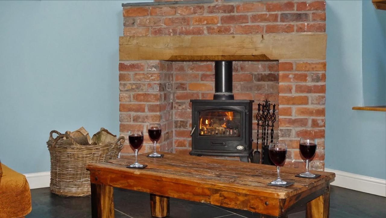 Sheep Dip Cottage - 5* Cyfie Farm, With Log Burner And Private Hot Tub Llanfyllin Buitenkant foto